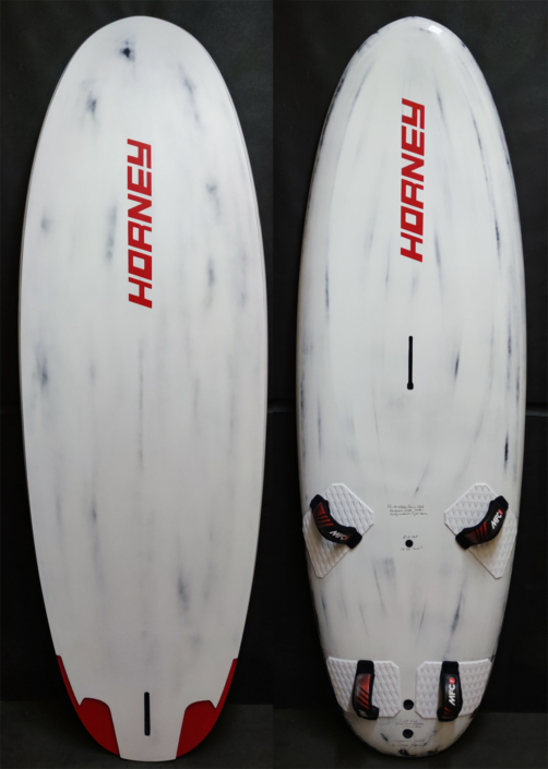 FreeRace Lightwind 125, Länge: 236 cm, Breite: 76 cm, Vol: 125l, Gewicht: 7,5 kg ohne Fußschlaufen FreeRace Lightwind 125, Länge: 236 cm, Breite: 76 cm, Vol: 125l, Gewicht: 7,5 kg ohne Fußschlaufen