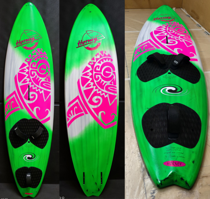 Twinser Wave 92, Länge: 228 cm, Breite: 61 cm Vol: 92l, Gewicht: 6,1 kg ohne Fußschlaufen Twinser Wave 92, Länge: 228 cm, Breite: 61 cm Vol: 92l, Gewicht: 6,1 kg ohne Fußschlaufen